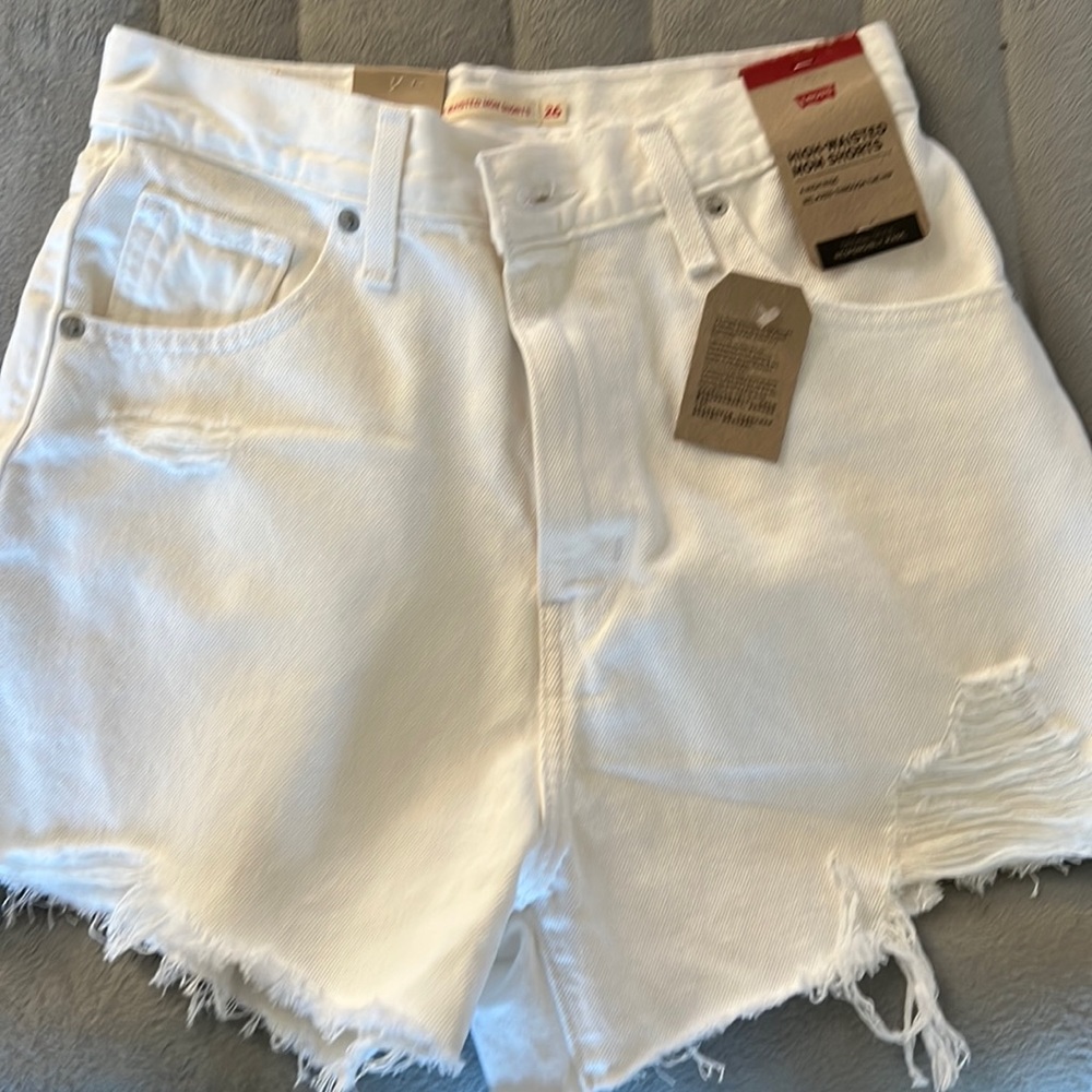 White LEVI high waist mom shirt